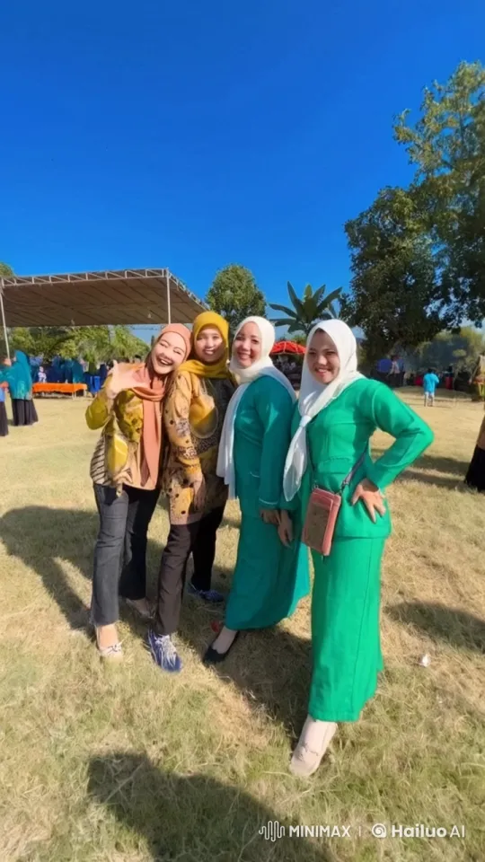 Joyful Gathering at Tes ILMU Event – AI Generated Video | Hailuo AI