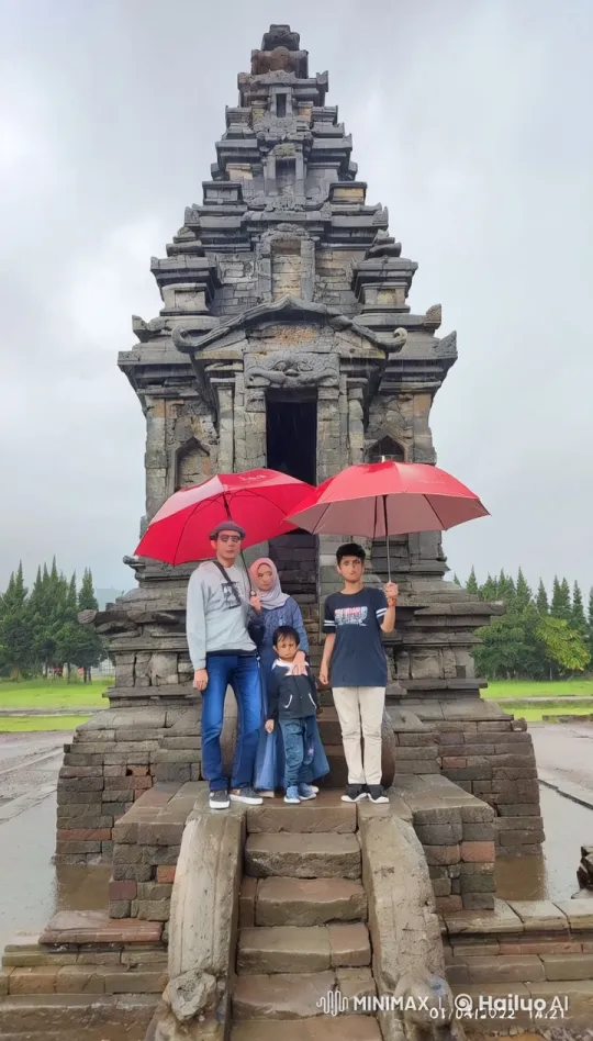 Family Performs Kungfu in Front of Ancient Temple – AI Generated Video | Hailuo AI
