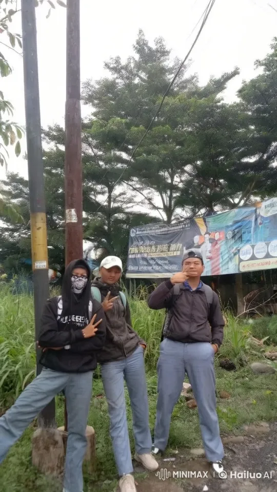 Kung Fu Practitioners Showcasing Skills in Nature – AI Generated Video | Hailuo AI