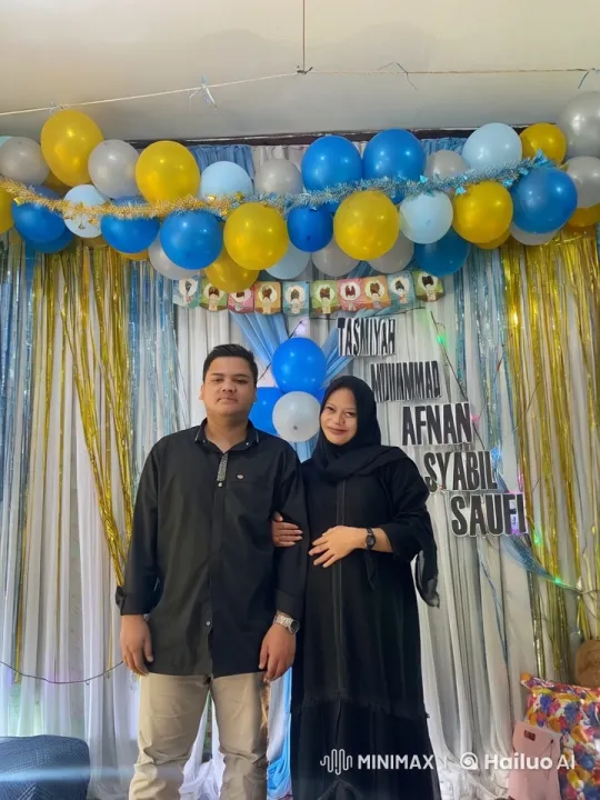Couple Celebrates with Kung Fu in Festive Decor – AI Generated Video | Hailuo AI