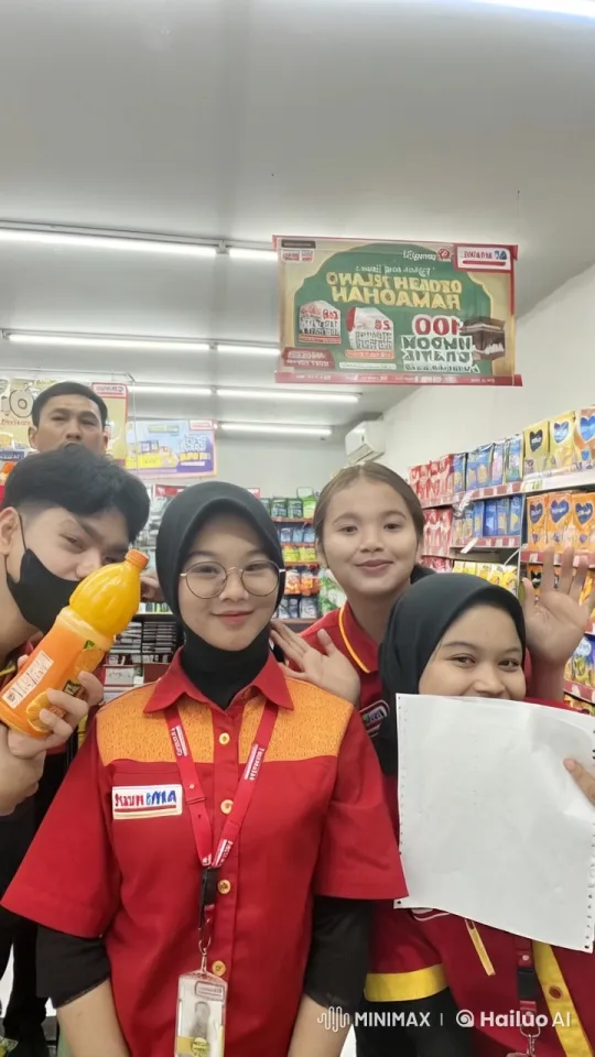 Kung Fu Showdown in the Supermarket Aisle – AI Generated Video | Hailuo AI
