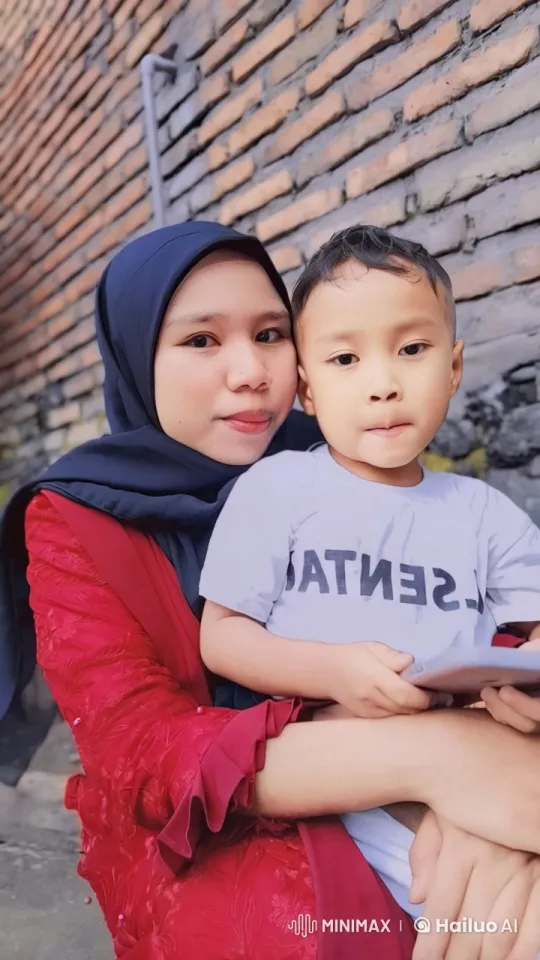 Boy Enacts Energetic Kung Fu Routine on Lap – AI Generated Video | Hailuo AI