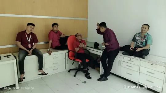 Office Setting: Dynamic Kungfu Confrontation – AI Generated Video | Hailuo AI