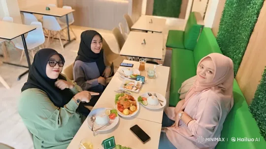 Women Transform Café into Kung Fu Scene – AI Generated Video | Hailuo AI