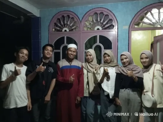 Kungfu-Themed Group Pose Video with Warm Lighting – AI Generated Video | Hailuo AI