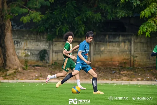 Soccer Players Engage in Martial Arts Duel in Rustic Yard – AI Generated Video | Hailuo AI