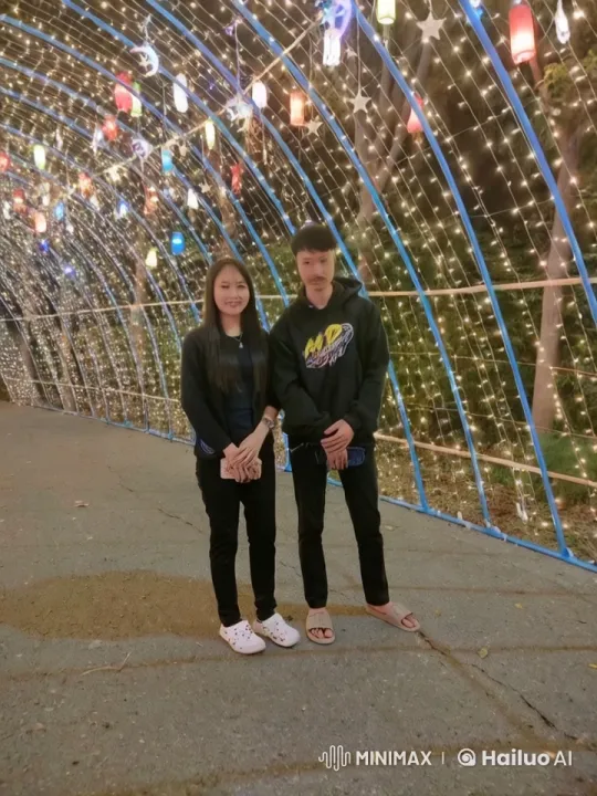 Chinese Kung Fu Practice Under Enchanted Archway – AI Generated Video | Hailuo AI