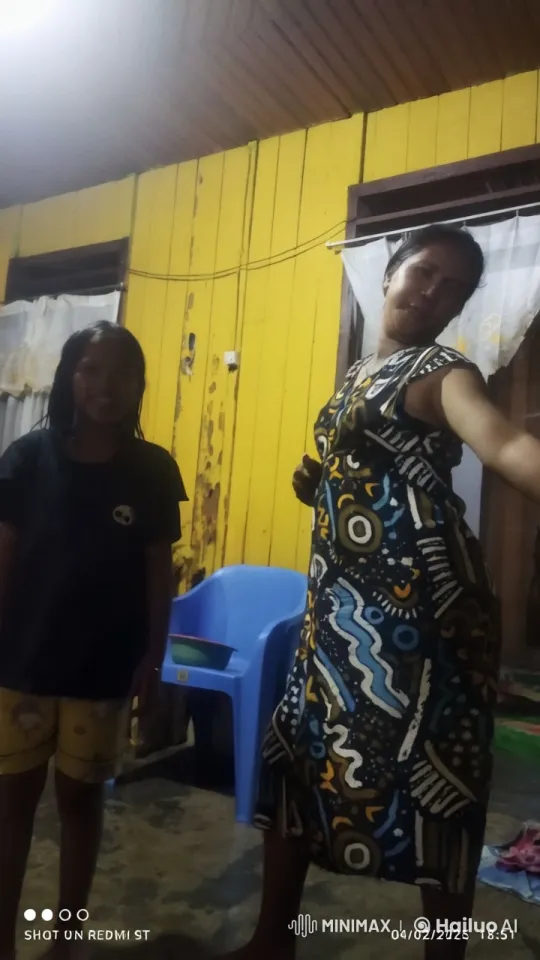 Vibrant Kung Fu Fight in Dimly Lit Room – AI Generated Video | Hailuo AI