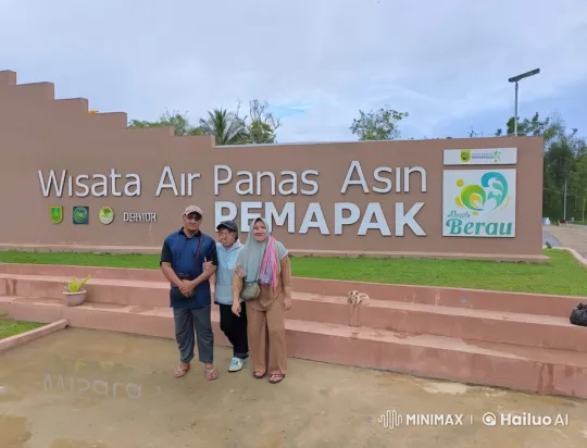 Dynamic Performances at Wisata Air Panas Asin Remapak Entrance – AI Generated Video | Hailuo AI