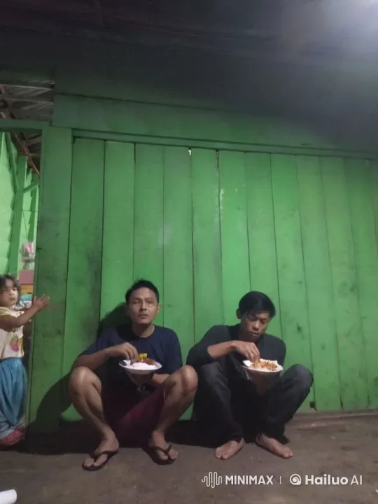 Two Men Transition from Eating to Kungfu Display – AI Generated Video | Hailuo AI
