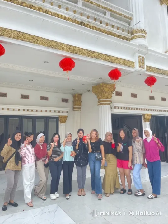 Friends Display Wing Chun Skills in Front of Lantern-Decorated Building – AI Generated Video | Hailuo AI