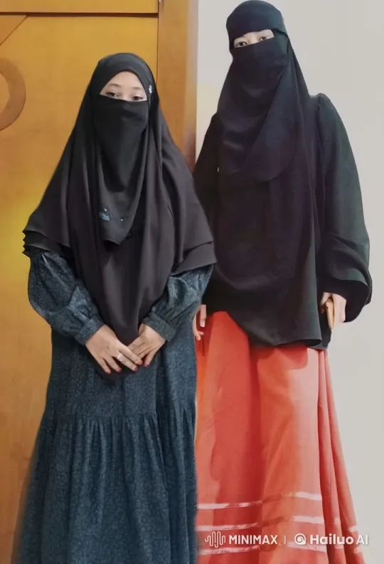 Affectionate Siblings Embrace in Family Portrait – AI Generated Video | Hailuo AI