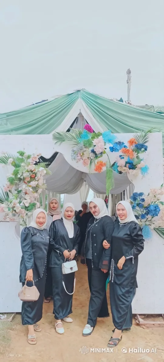 Elegant Kung Fu Display Under Floral Archway – AI Generated Video | Hailuo AI