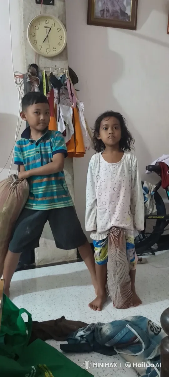 Children's Playful Kungfu Fight in Living Room – AI Generated Video | Hailuo AI