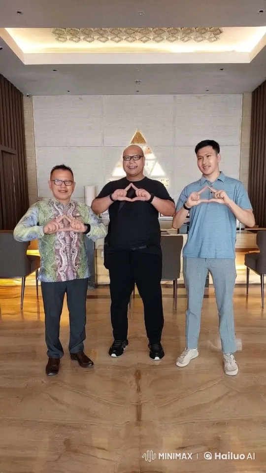 Elegant Room Fight Scene: Trio Showcases Martial Arts Skills – AI Generated Video | Hailuo AI