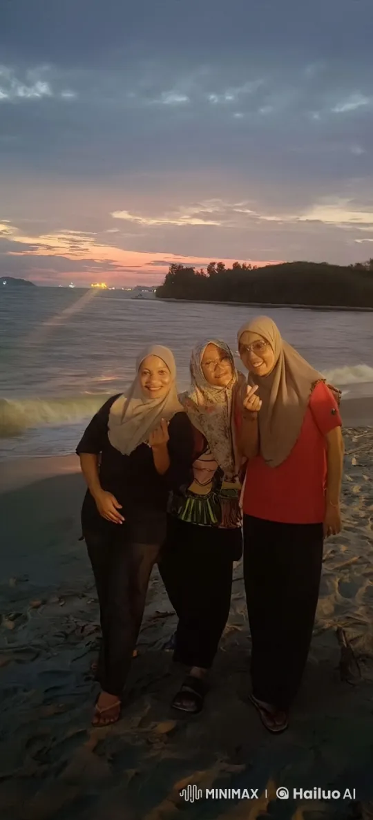 Sunset Beach Kung Fu Fight with Natural Backdrop – AI Generated Video | Hailuo AI