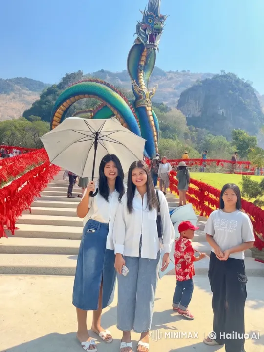 Women Perform Kung Fu at Vibrant Cultural Site – AI Generated Video | Hailuo AI