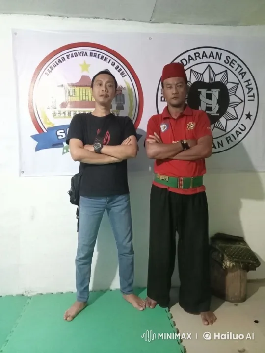 Dynamic Wing Chun Sparring Display in Martial Arts Studio – AI Generated Video | Hailuo AI