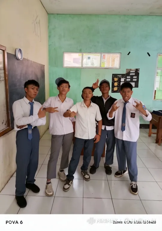 Students Showcase Kungfu Skills in Energetic Classroom Display – AI Generated Video | Hailuo AI
