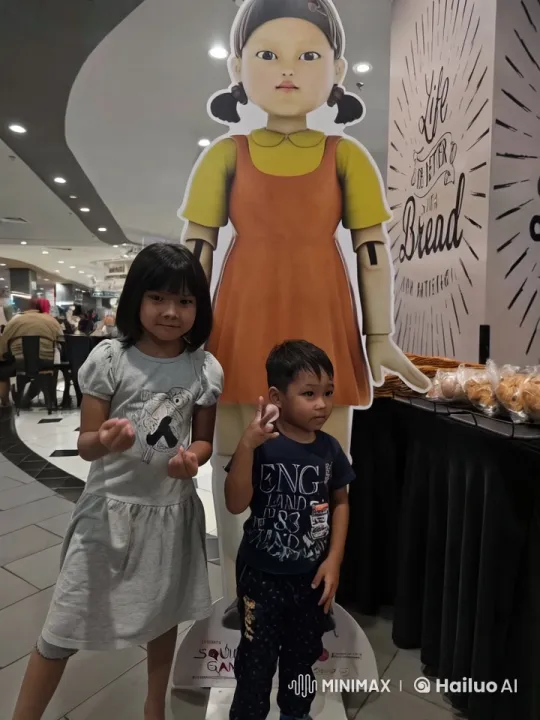Children Display Martial Arts in Shopping Mall – AI Generated Video | Hailuo AI