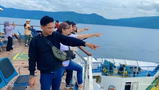 Kung Fu Practitioner Performs Moves on Ferry Deck – AI Generated Video | Hailuo AI