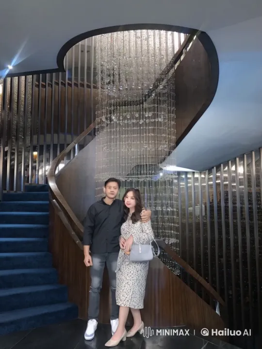Kung Fu Mastery Showcased in Grand Interior – AI Generated Video | Hailuo AI