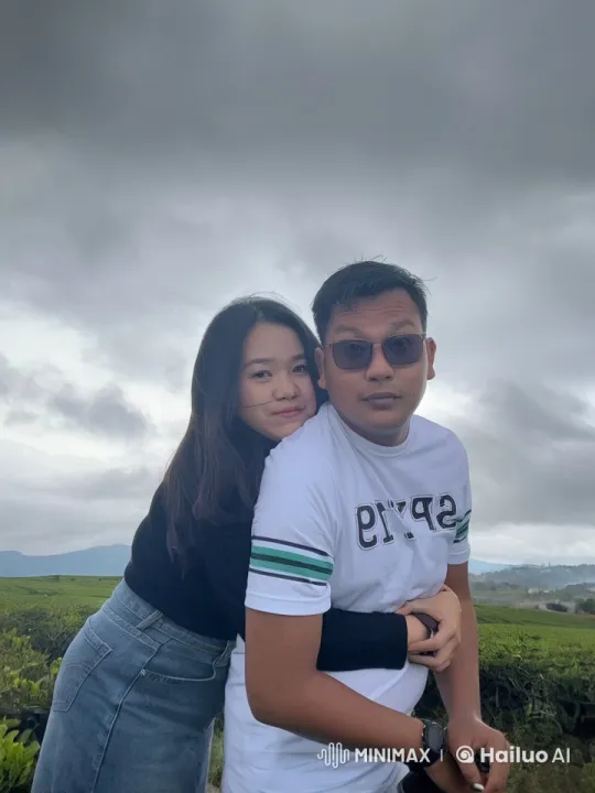 Couple's Energetic Kungfu Fight in Lush Landscape – AI Generated Video | Hailuo AI