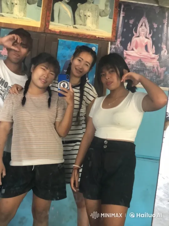 Four Friends Enjoying Kung Fu Practice in a Casual Setting – AI Generated Video | Hailuo AI