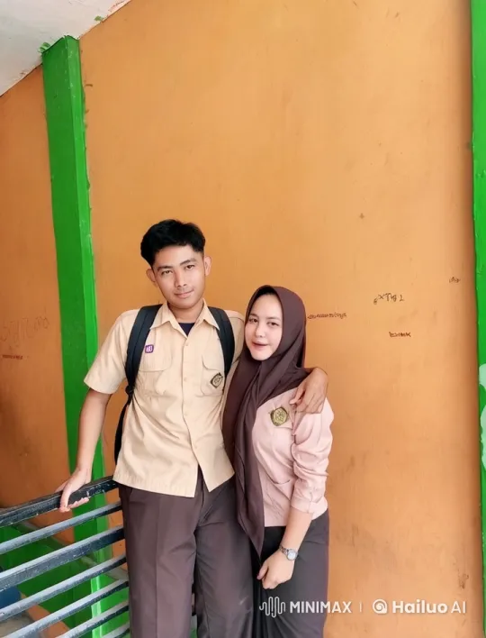 Students' Playful Kung Fu and Romantic Kiss Scene – AI Generated Video | Hailuo AI