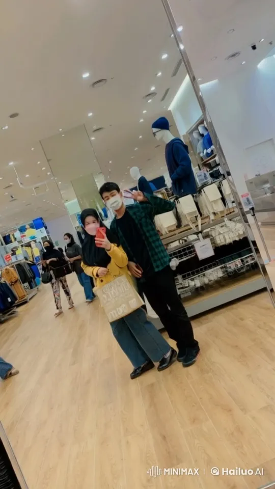 Friends Display Kungfu Skills in Clothing Store – AI Generated Video | Hailuo AI