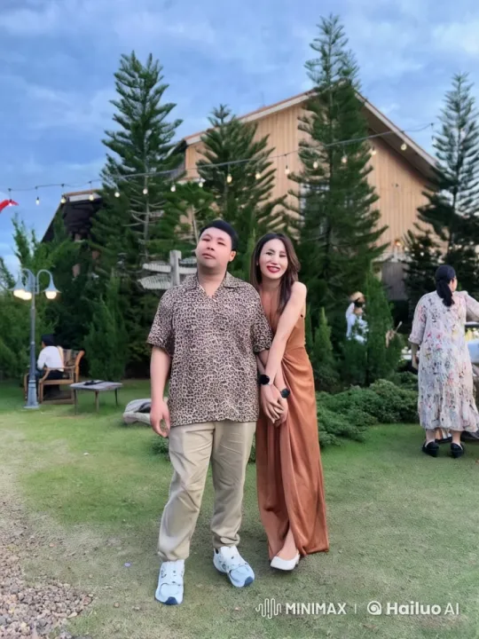 Couple Engages in Intense Kung Fu Fight with Acrobatics – AI Generated Video | Hailuo AI