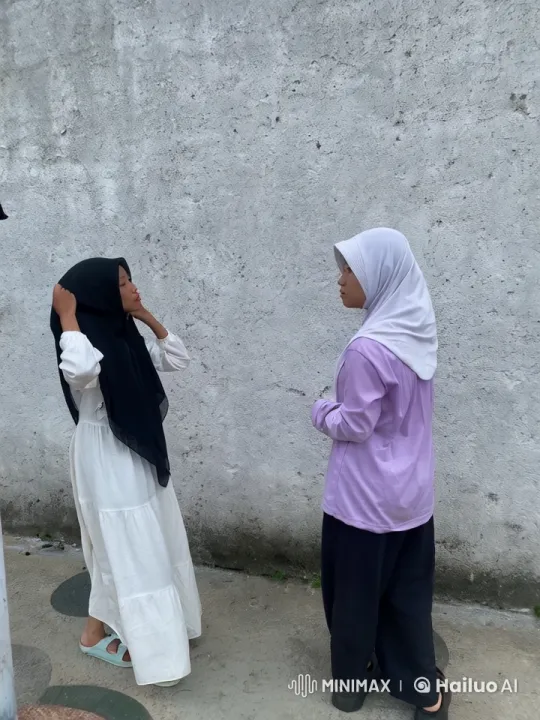 Women Practicing Kungfu in Dynamic Sparring – AI Generated Video | Hailuo AI