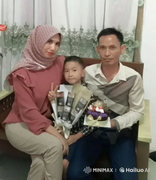 Family Celebrates Birthday with Martial Arts Performance – AI Generated Video | Hailuo AI