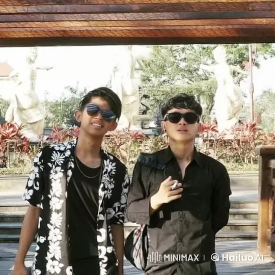 Young Men Perform Dynamic Kungfu in Outdoor Setting – AI Generated Video | Hailuo AI