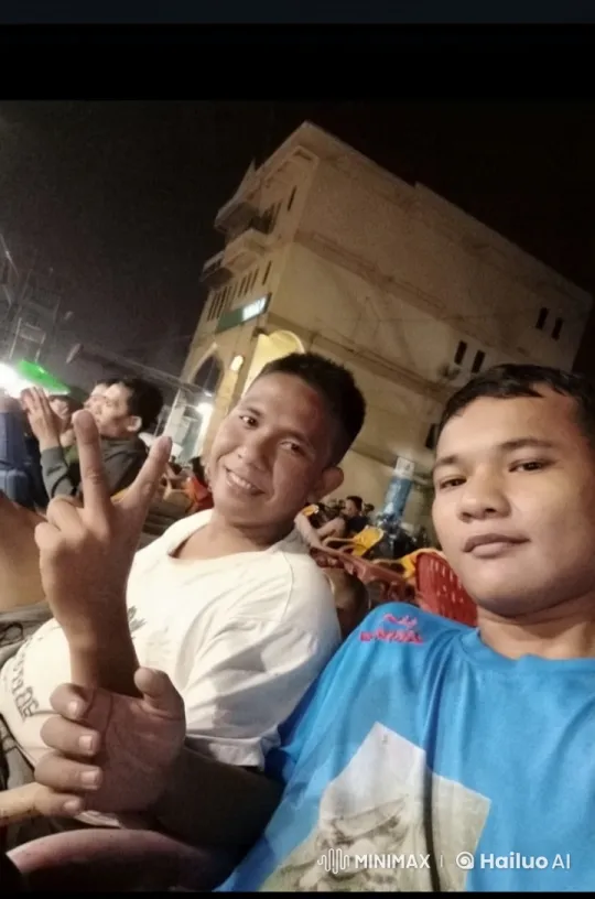 Energetic Kungfu Display in Bustling Night Street Scene – AI Generated Video | Hailuo AI