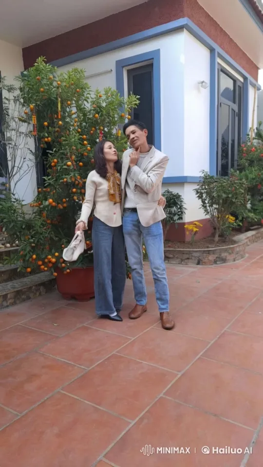 Couple Showcases Martial Arts in Energetic Patio Fight – AI Generated Video | Hailuo AI
