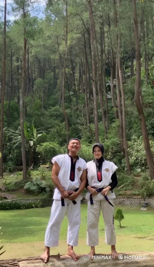 Traditional Kungfu Masters Perform in Forest Setting – AI Generated Video | Hailuo AI