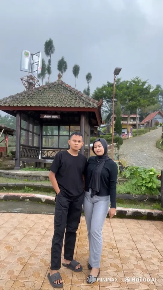 Young Couple Engages in Lively Kung Fu Fight – AI Generated Video | Hailuo AI
