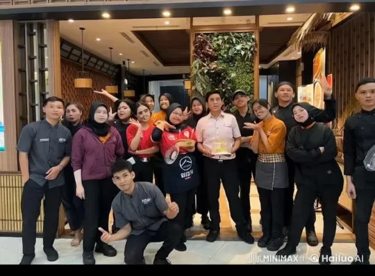 Restaurant Staff Perform Energetic Kungfu Routine – AI Generated Video | Hailuo AI