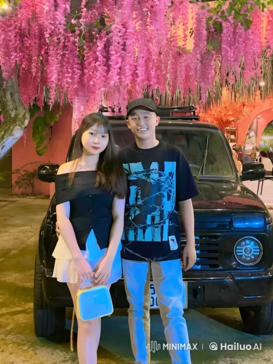 Couple Showcases Martial Arts in Live2D Animated Video – AI Generated Video | Hailuo AI