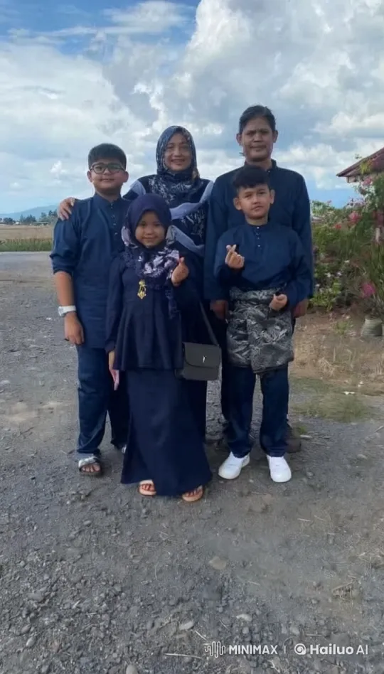 Family Practicing Martial Arts in Rural Serenity – AI Generated Video | Hailuo AI