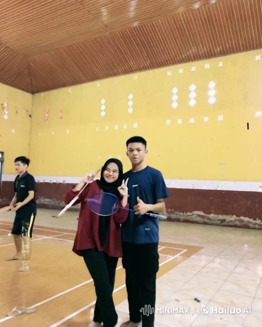 Indoor Kungfu Sparring with Agile Movements and Powerful Strikes – AI Generated Video | Hailuo AI