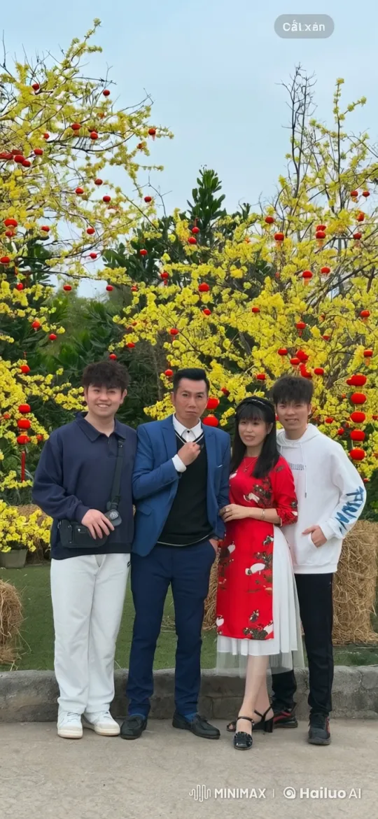 Colorful Park Fight: Traditional vs. Modern Martial Arts Display – AI Generated Video | Hailuo AI