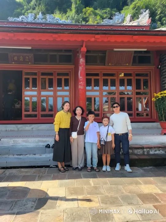 Family Performs Kungfu in Front of Traditional Temple – AI Generated Video | Hailuo AI