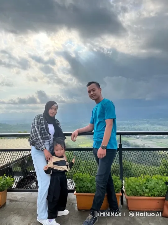 Family Performs Synchronized Kung Fu on Balcony – AI Generated Video | Hailuo AI