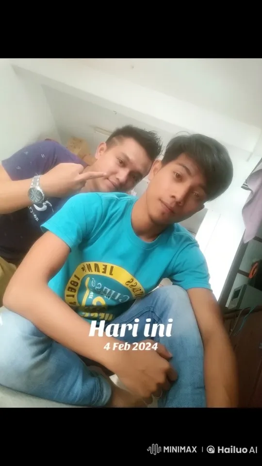 Young Men Practicing Wing Chun Kungfu in a Room – AI Generated Video | Hailuo AI