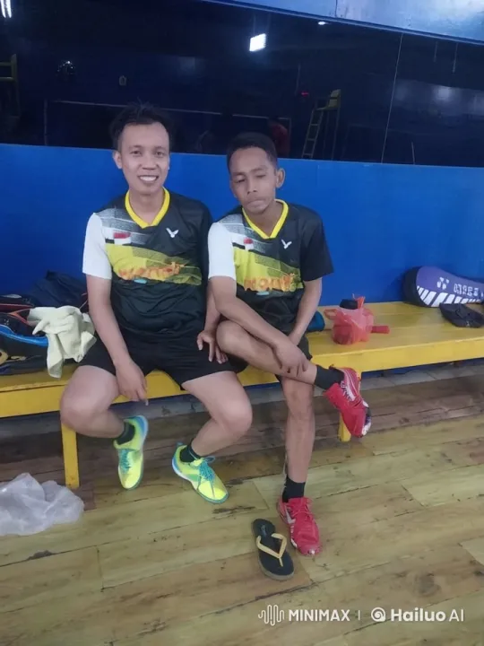 Young Athletes Perform Synchronized Kungfu in Gym – AI Generated Video | Hailuo AI