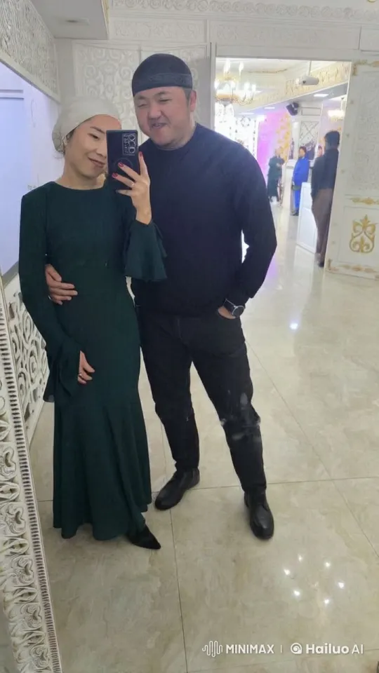 Formal Attire Martial Arts Duo in Elegant Fight Scene – AI Generated Video | Hailuo AI