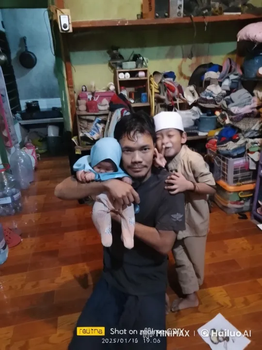 Cozy Room Kungfu Playtime with Family – AI Generated Video | Hailuo AI