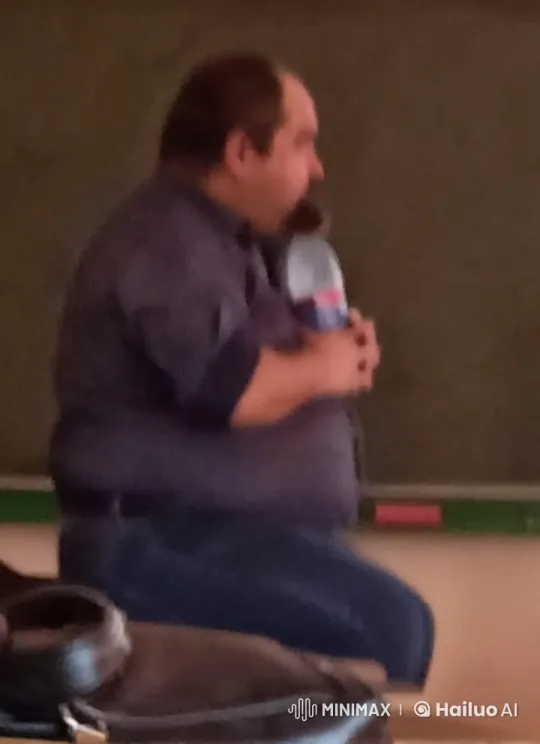 Teacher Catches Falling Hamburgers in Classroom Surprise – AI Generated Video | Hailuo AI